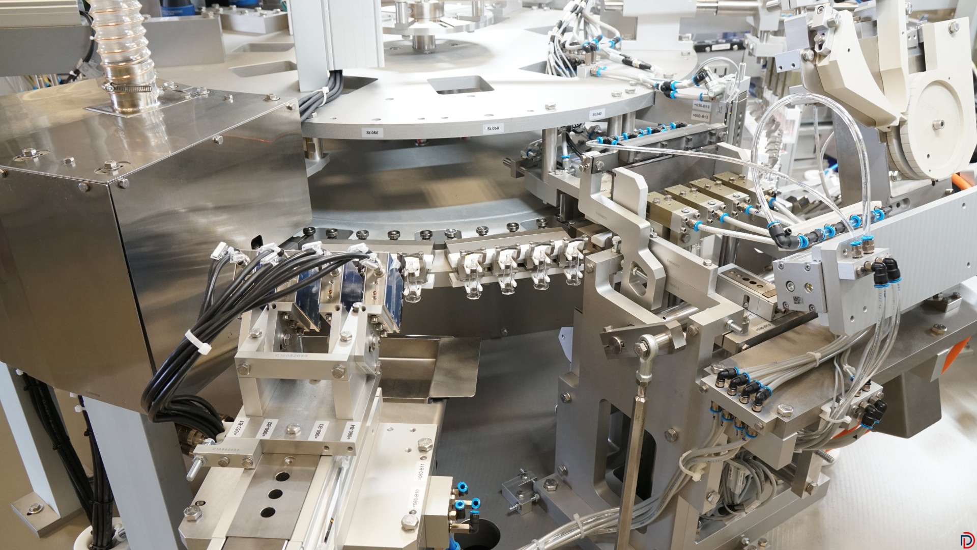 OPTIMA - GSM-F4 Automation Assembly Machine for Syringes. fully automated (special machine construction)