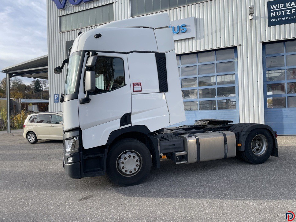 1 LKW Sattelzugmaschine Hersteller, Renault Trucks, Modell T, Erstzulassung 10.02.2017
