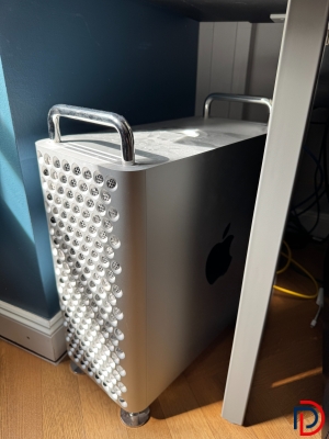 Picture Aus Schnittraum hinten rechts 1 x Apple MAC Pro Tower